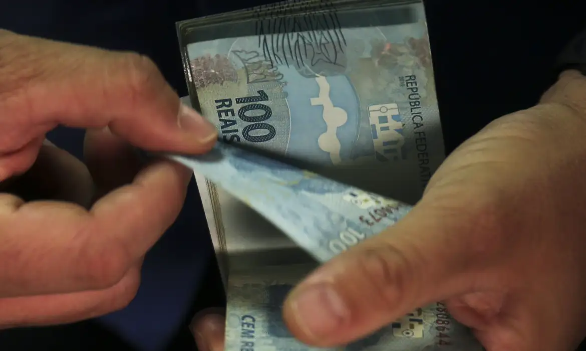 100 reais agencia brasil.webp